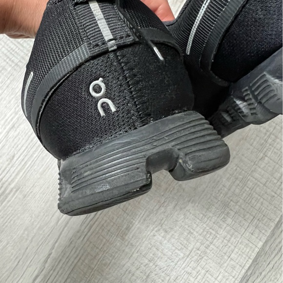 ON RUNNING ON CLOUD 6 Jet Black Performance Sneakers Size 8 - Picture 11 of 16